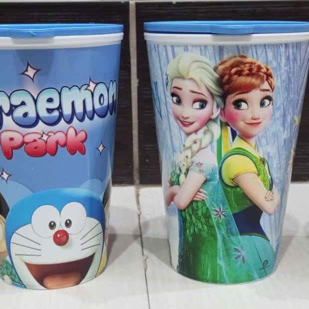 multicolor water glasses plastic glass